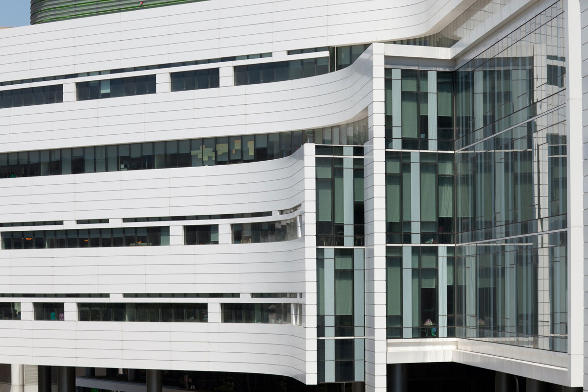 Alucobond Plus, Rush University Medical Center, Hospital, Perkins + Will, Chicago, Photos by Robert R. Gigliotti