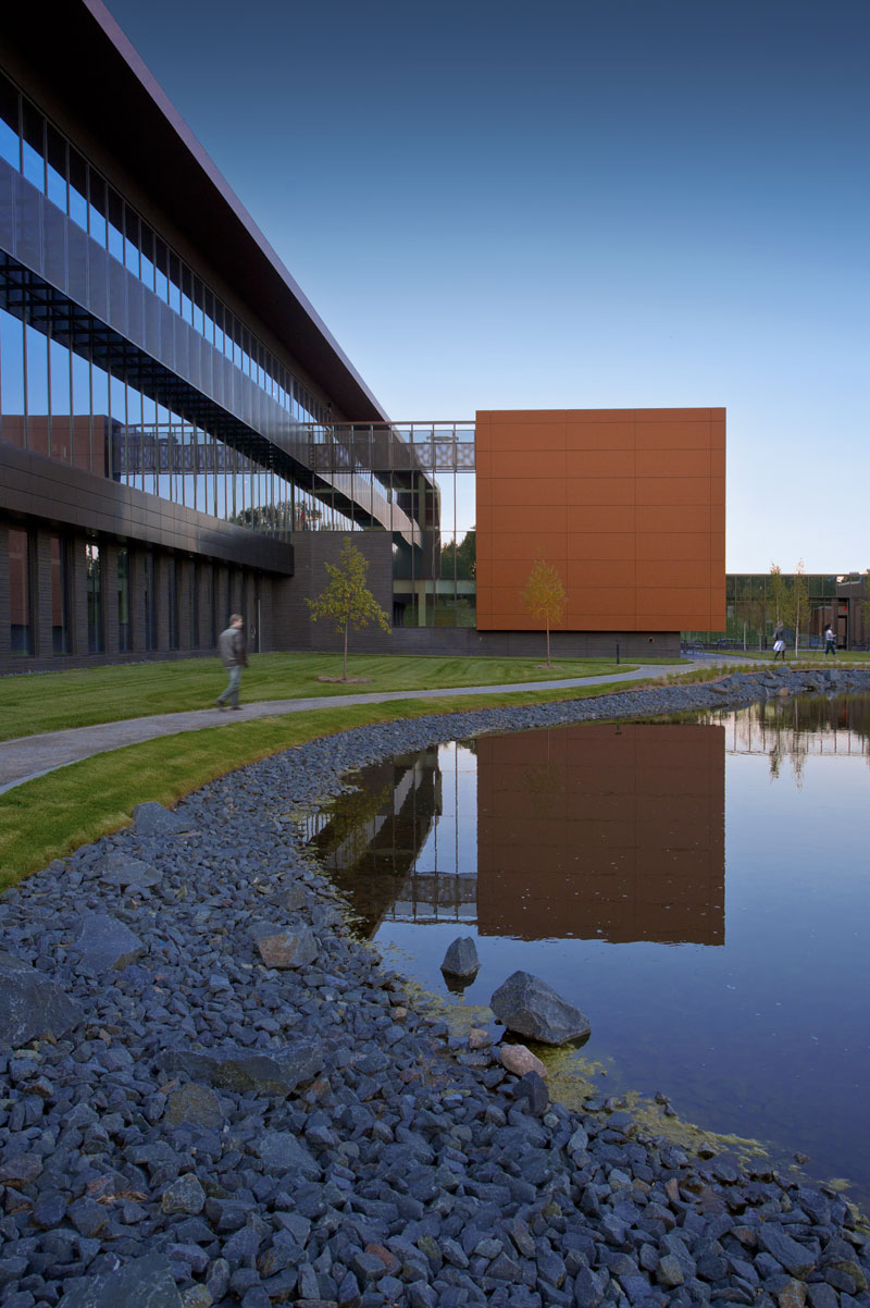 Toro Headquarters, Bloomington, Minnesota, Leo A Daly, Metal Design Systems Inc, ALUCOBOND® NaturAL ACM, Photography by Bill Baxley, AIA