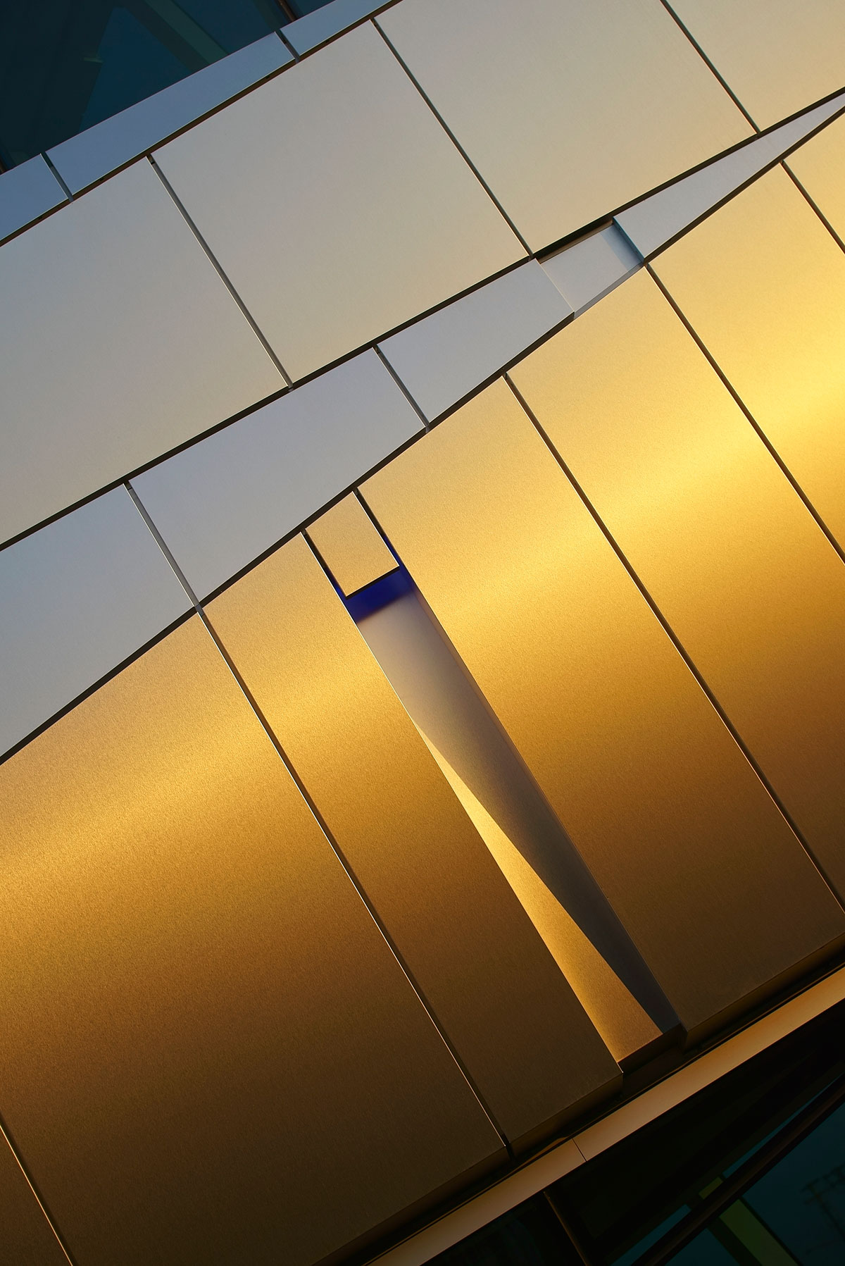 Connor Group Headquarters, Miamisburg, Ohio, Moody Nolan, ALUCOBOND® Natural Brushed Finish, Photography Brad Feinknopf