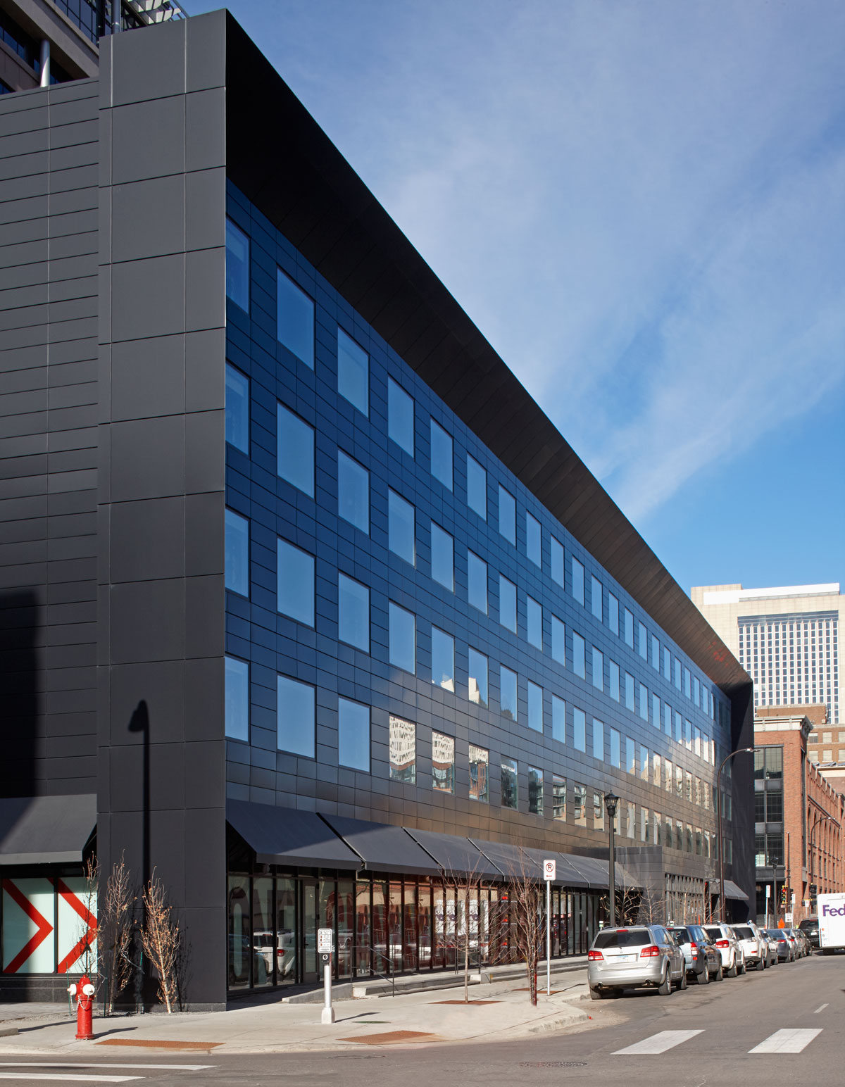 Radison RED Hotel, Minneapolis, ALUCOBOND® PLUS Focus Black, ESG Architecture Design, Atomic Sheet Metal, Ryan Companies US, Bergerson Photography