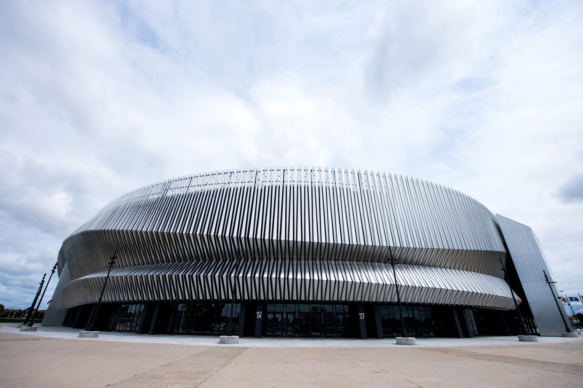 Nassau Veterans Memorial Coliseum, New York, SHoP Architects, Gensler, ALUCOBOND® PLUS NaturAL Brushed, Hunt Construction Group, Sobotec, Crown Corr, Photography Jamey Price