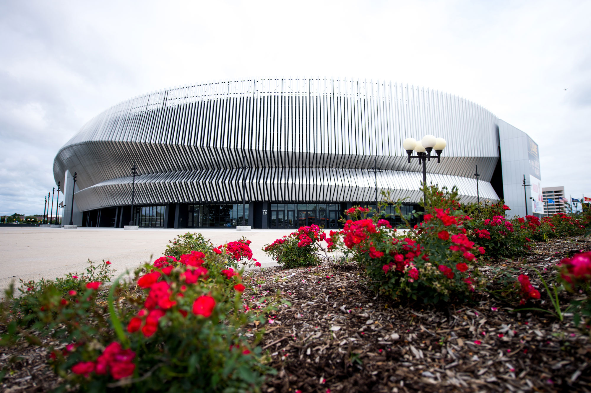 Nassau Veterans Memorial Coliseum, New York, SHoP Architects, Gensler, ALUCOBOND® PLUS NaturAL Brushed, Hunt Construction Group, Sobotec, Crown Corr, Photography Jamey Price