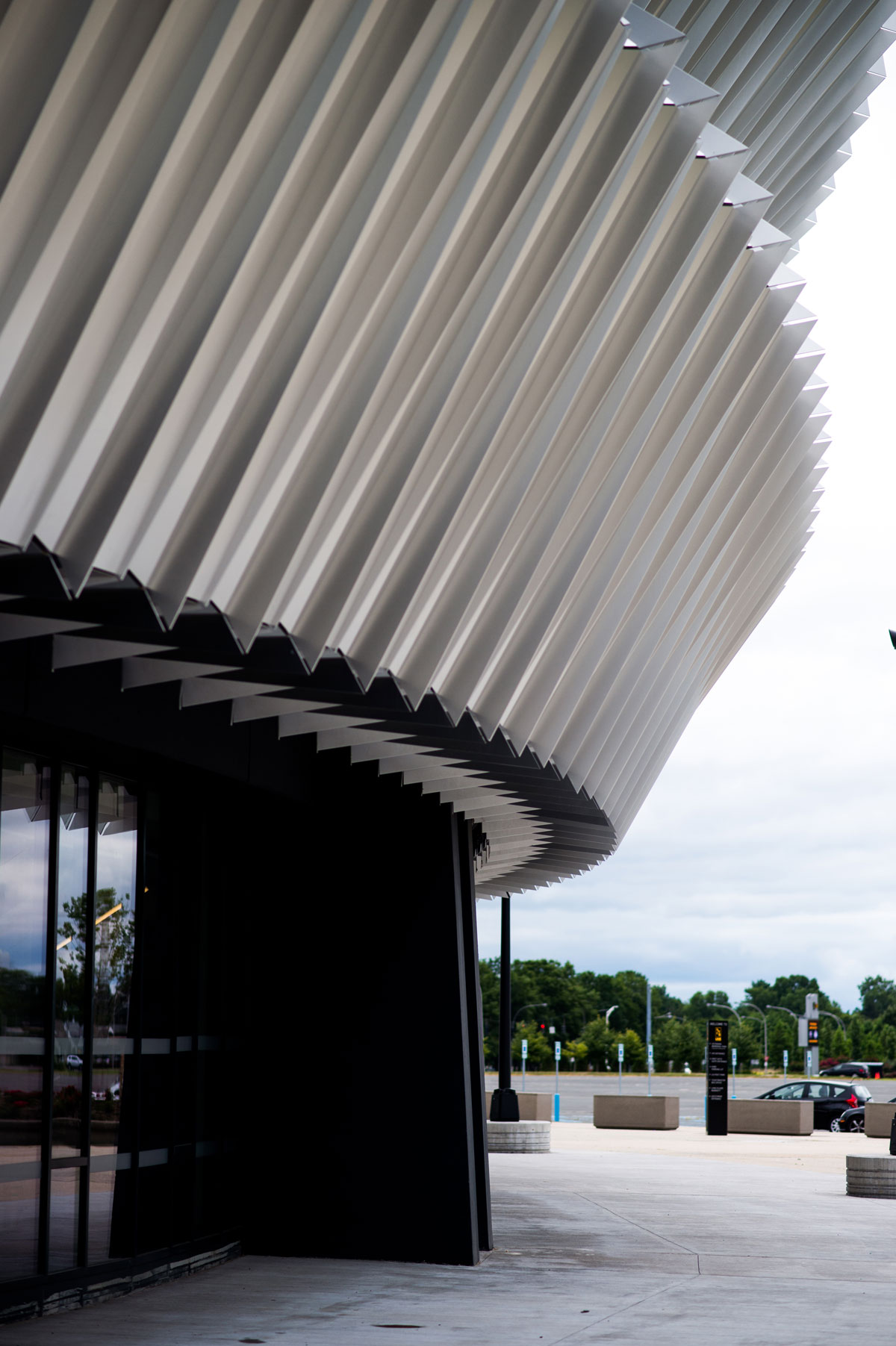 Nassau Veterans Memorial Coliseum, New York, SHoP Architects, Gensler, ALUCOBOND® PLUS NaturAL Brushed, Hunt Construction Group, Sobotec, Crown Corr, Photography Jamey Price