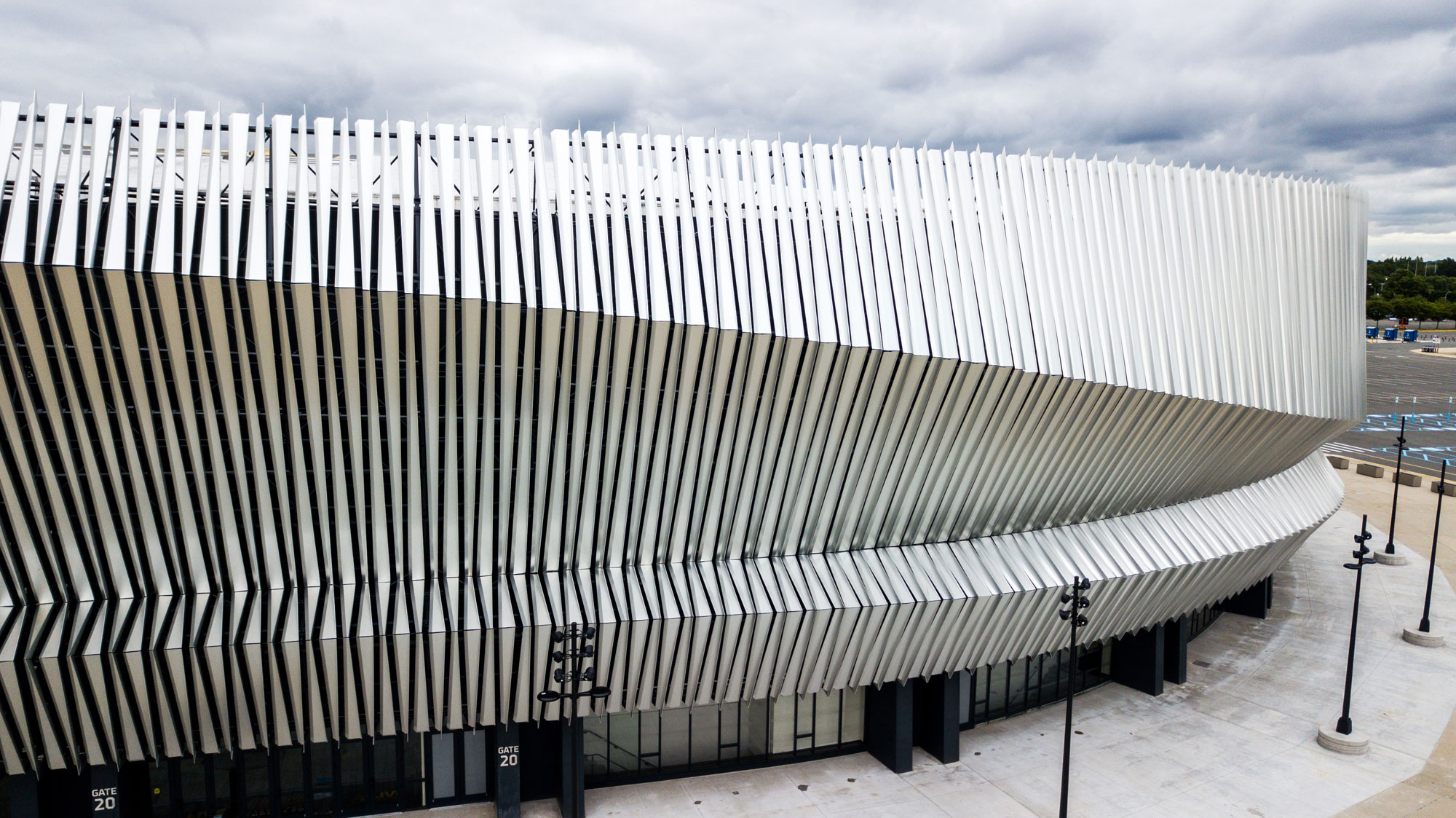 Nassau Veterans Memorial Coliseum, New York, SHoP Architects, Gensler, ALUCOBOND® PLUS NaturAL Brushed, Hunt Construction Group, Sobotec, Crown Corr, Photography Jamey Price