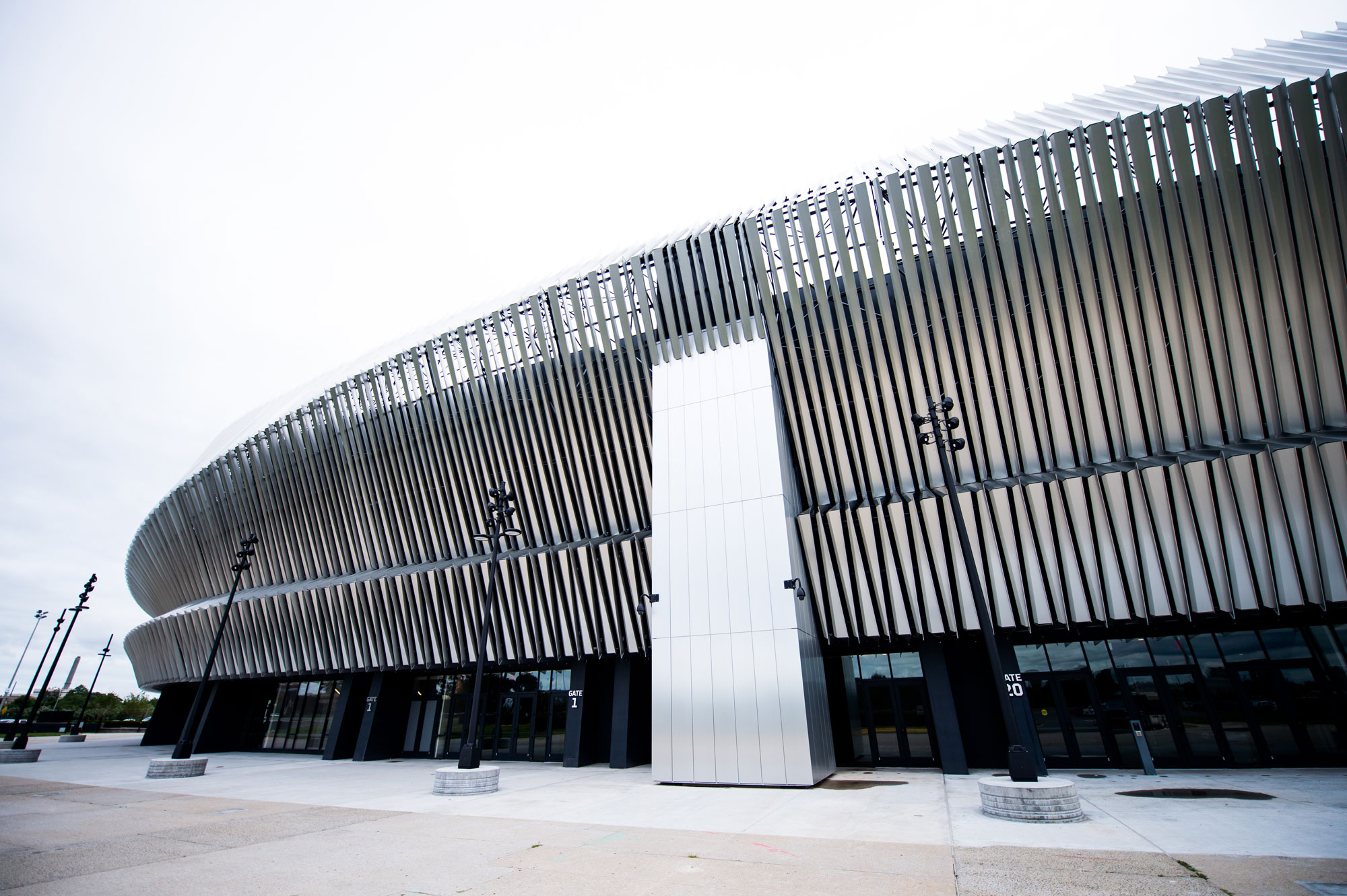 Nassau Veterans Memorial Coliseum, New York, SHoP Architects, Gensler, ALUCOBOND® PLUS NaturAL Brushed, Hunt Construction Group, Sobotec, Crown Corr, Photography Jamey Price