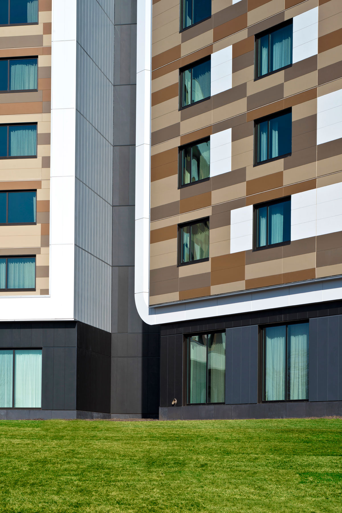 Treaure Island Resort Casino, Welch, Minnesota, RSP Architects, Custom ALUCOBOND® PLUS ACM, Photography Mark Kempf