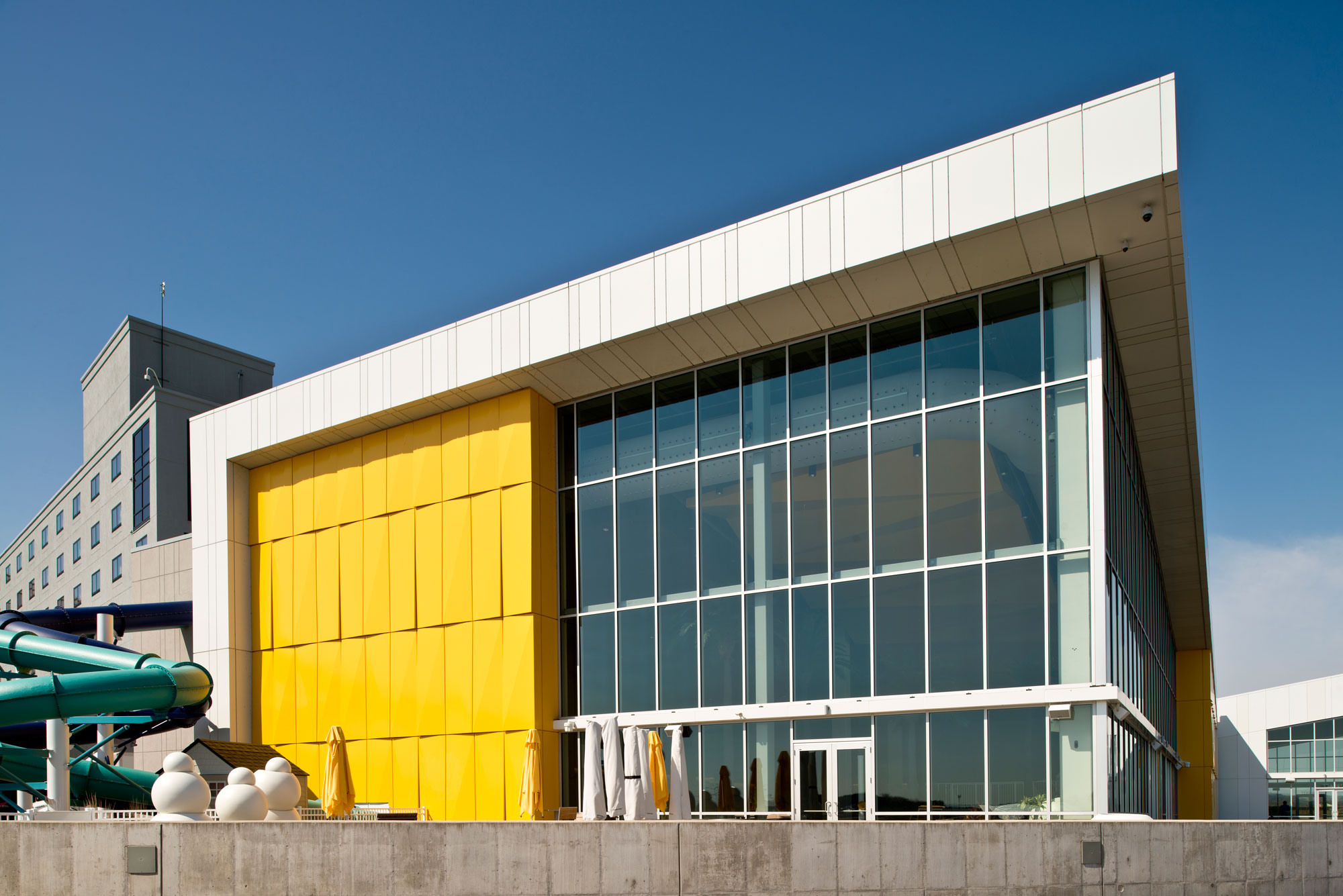 Treaure Island Resort Casino, Welch, Minnesota, RSP Architects, Custom ALUCOBOND® PLUS ACM, Photography Mark Kempf