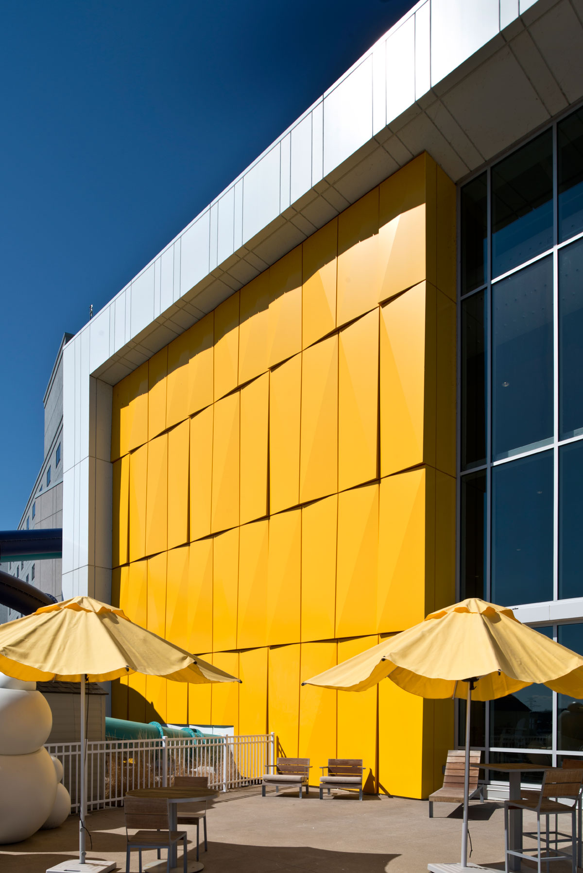 Treaure Island Resort Casino, Welch, Minnesota, RSP Architects, Custom ALUCOBOND® PLUS ACM, Photography Mark Kempf