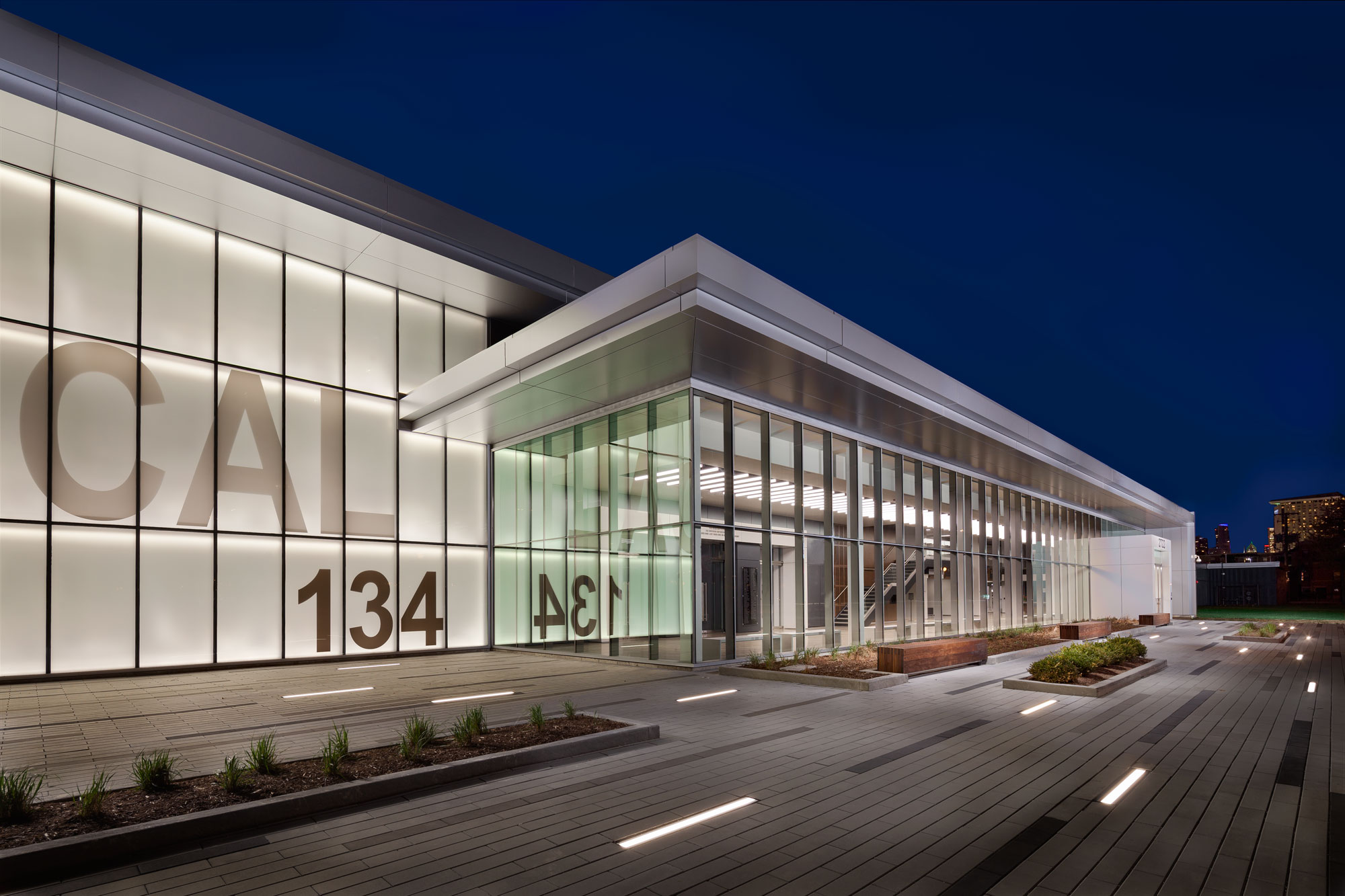IBEW Local 134 Headquarters, Wight Company, Sobotec, Architectural Panel Systems, ALUCOBOND® PLUS, Photography Paul Schlismann