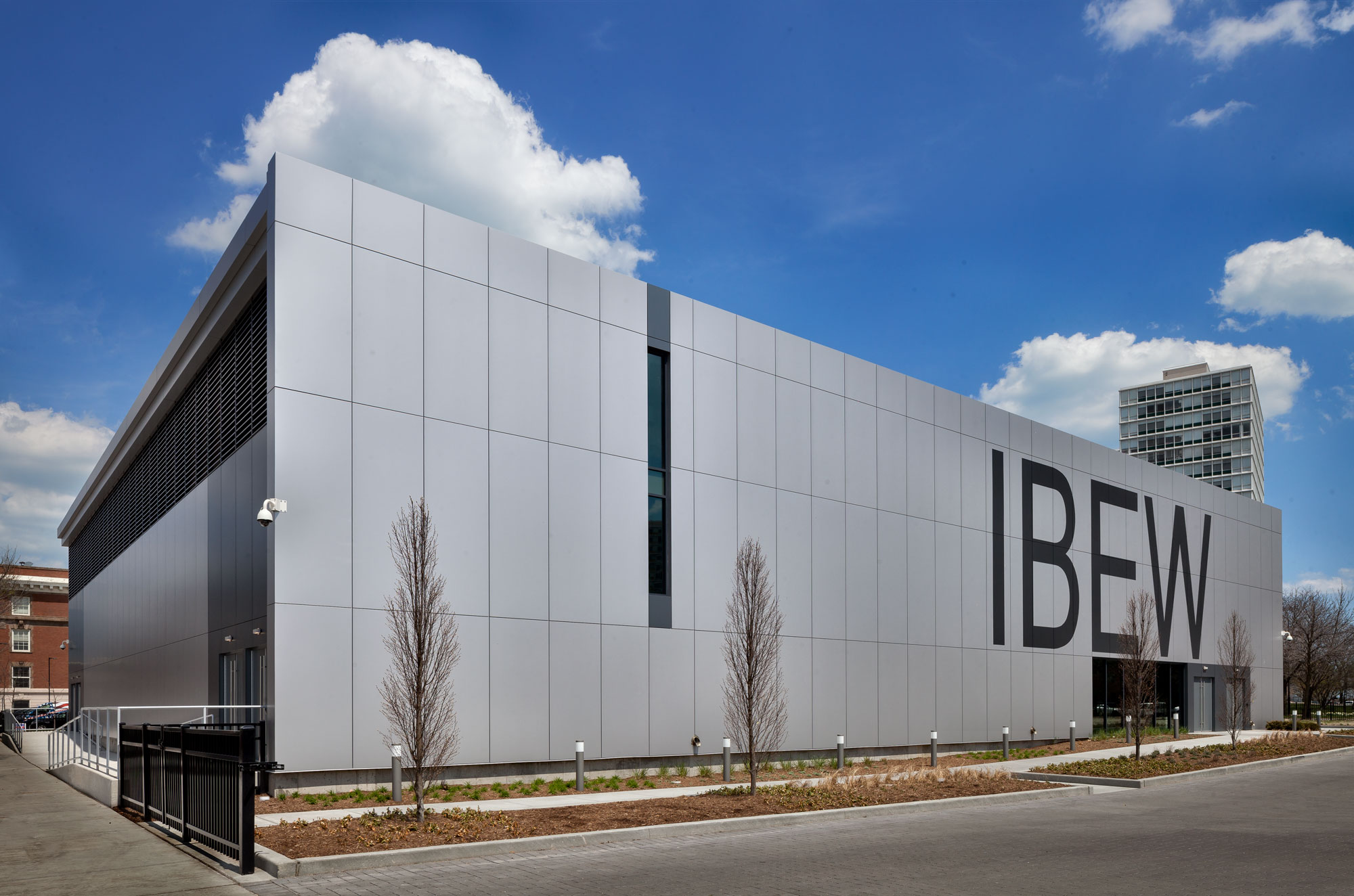 IBEW Local 134 Headquarters, Wight Company, Sobotec, Architectural Panel Systems, ALUCOBOND® PLUS, Photography Paul Schlismann